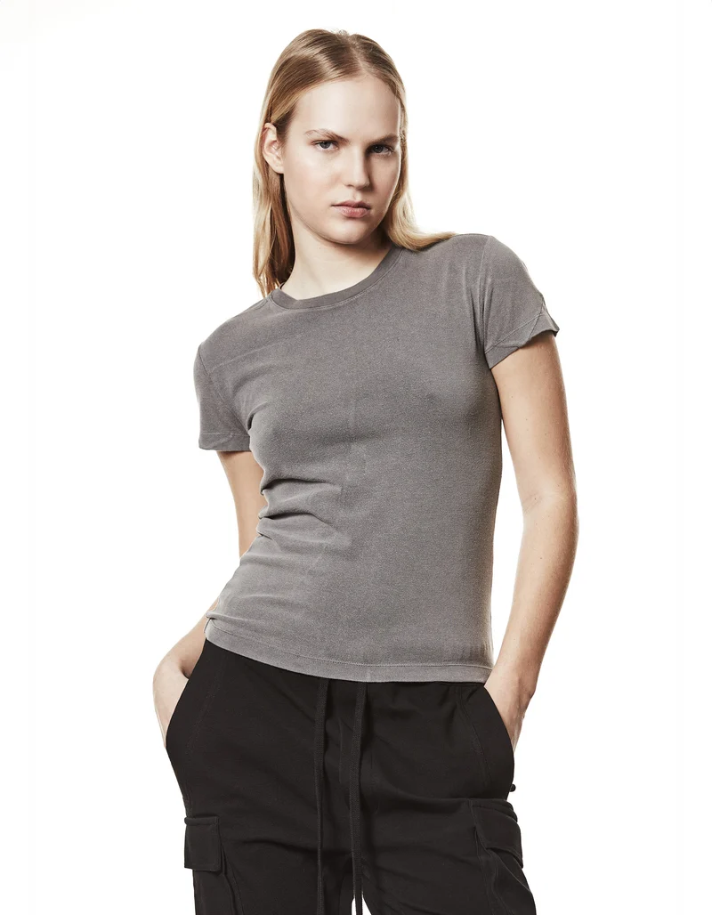 Washed-Out T-Shirt mit Rundhalsausschnitt