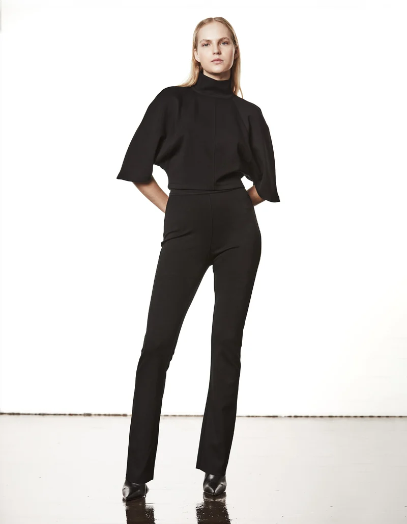 Flare-Leg Slim-Fit Hose mit rückseitigem Reißverschluss