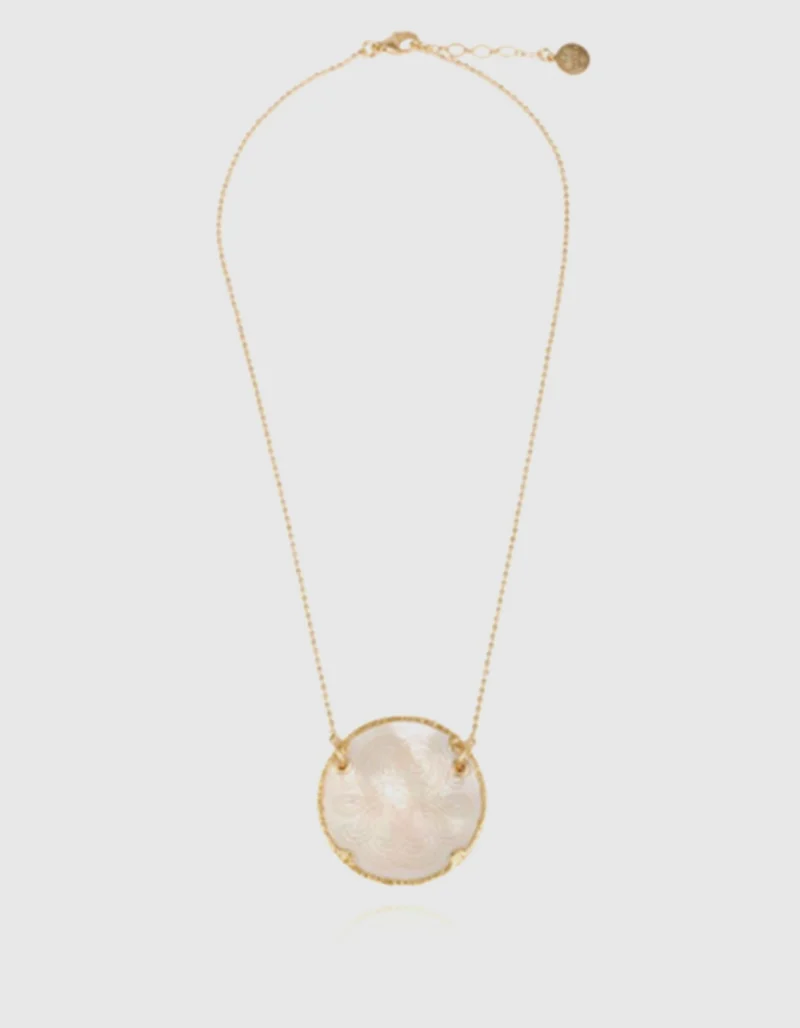 Vergoldete Kette Sun Diva mit graviertem Perlmutt-Medallion