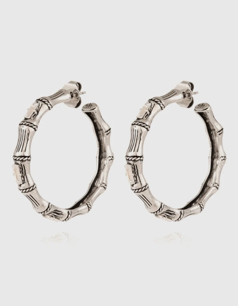 Versilberte Ohrringe