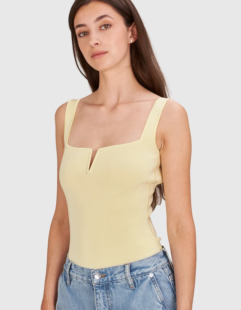 Body Freya mit Schlitz-Ausschnitt