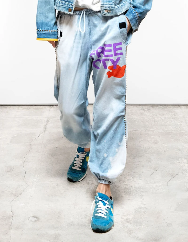 Bedruckte Hose Canyonkid Bleachout mit Nieten-Details
