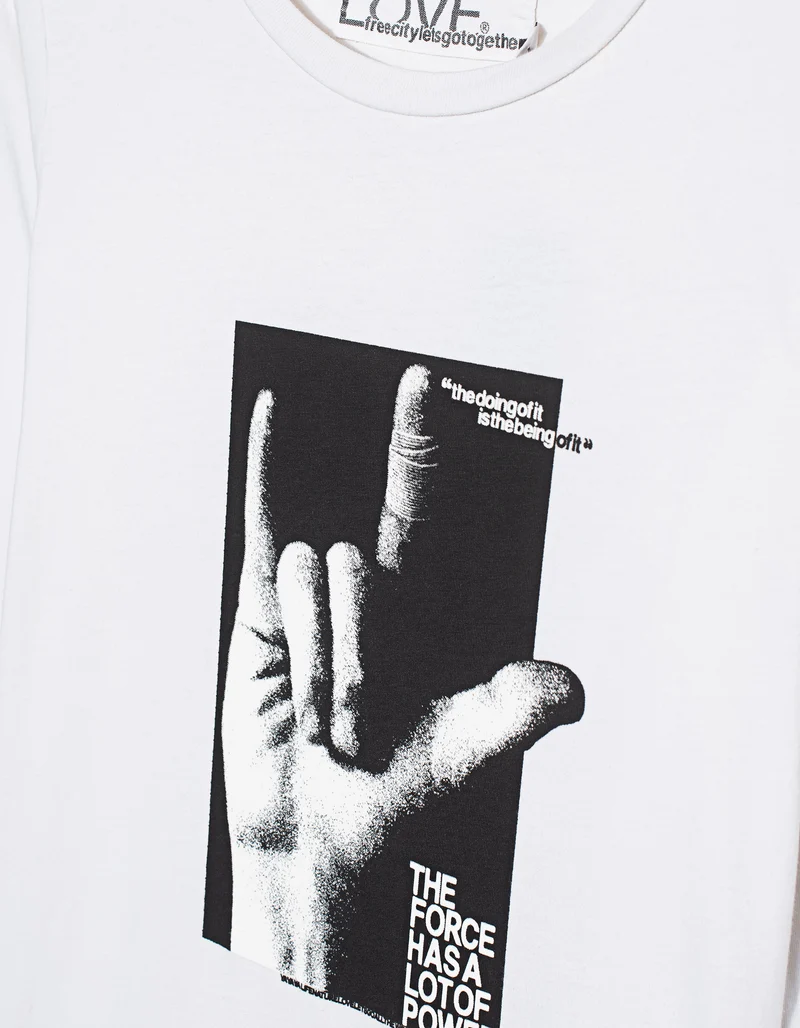 Bedrucktes Longsleeve Sign Language mit Nieten-Details