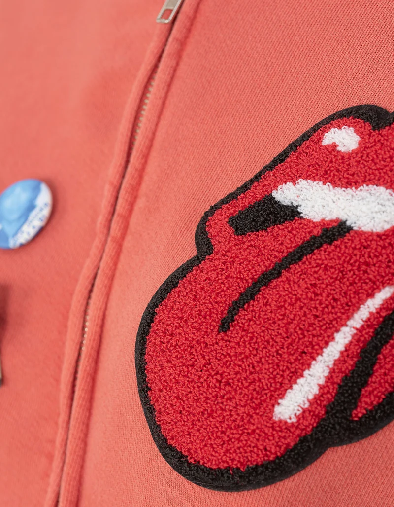 Bestickter Zipper Hoodie mit Buttons im Vintage-Look