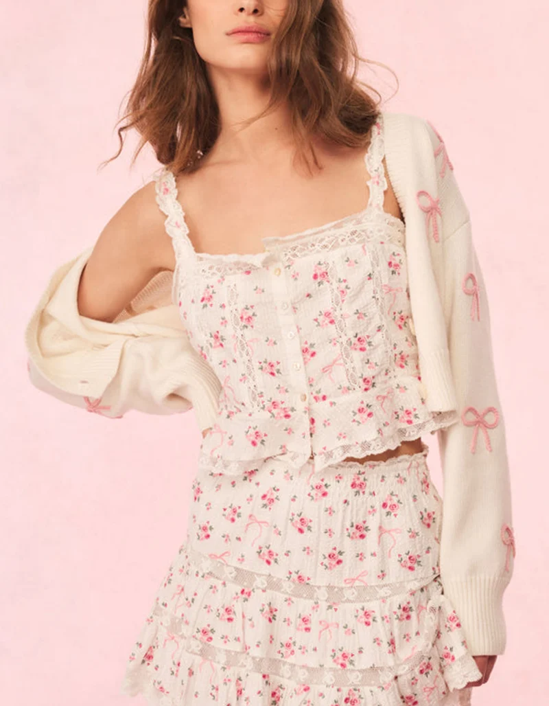 Besticktes Crop Top Vietta mit Spitze