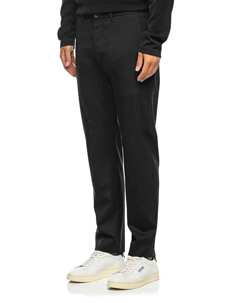Slim-Fit Chino Hose
