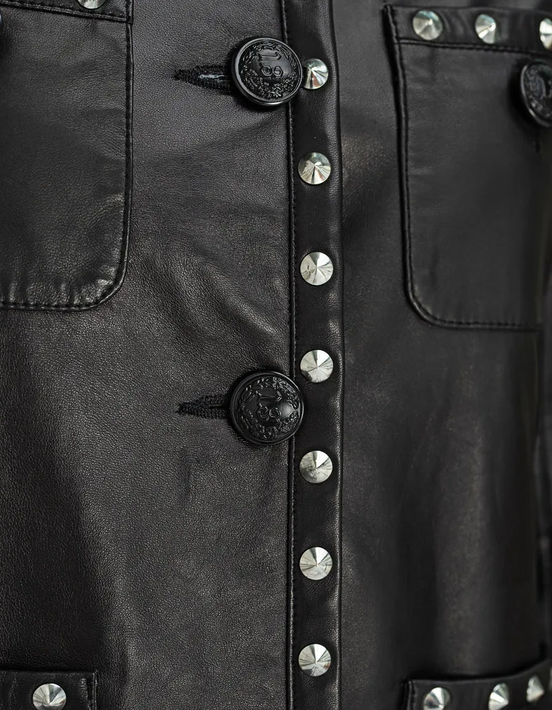 Lederjacke mit Nieten und verzierten Knöpfen