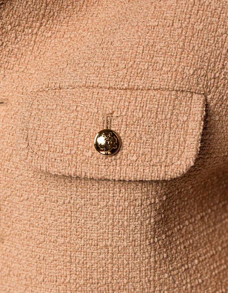 Bouclé-Jacke mit geprägten Knöpfen