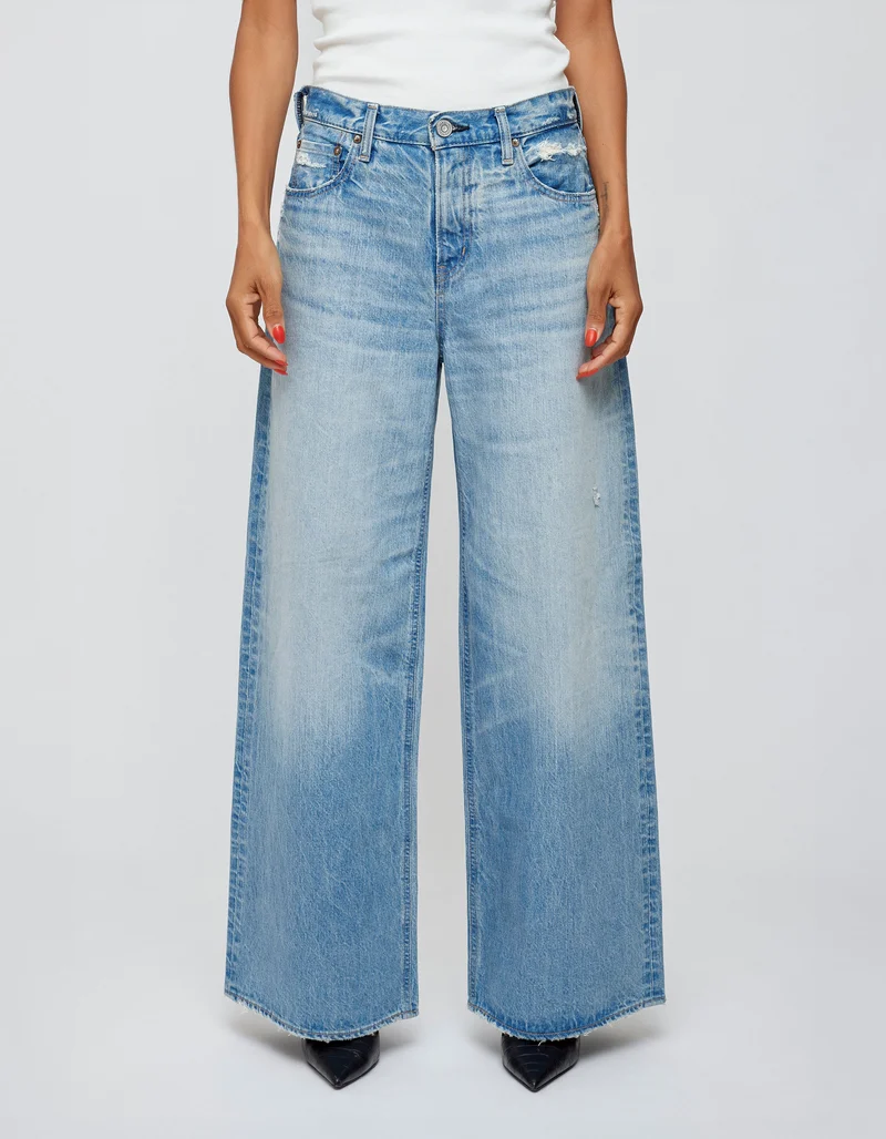 Wide-Leg Jeans