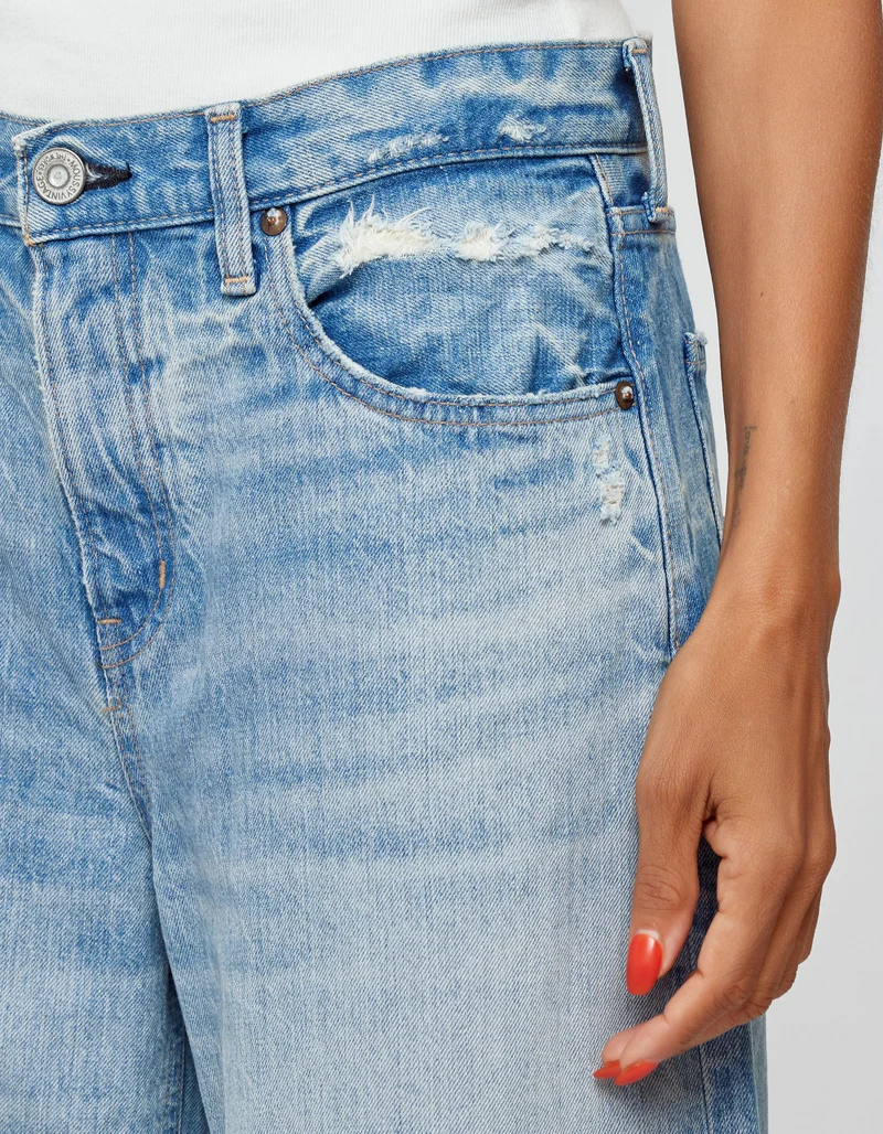 Wide-Leg Jeans