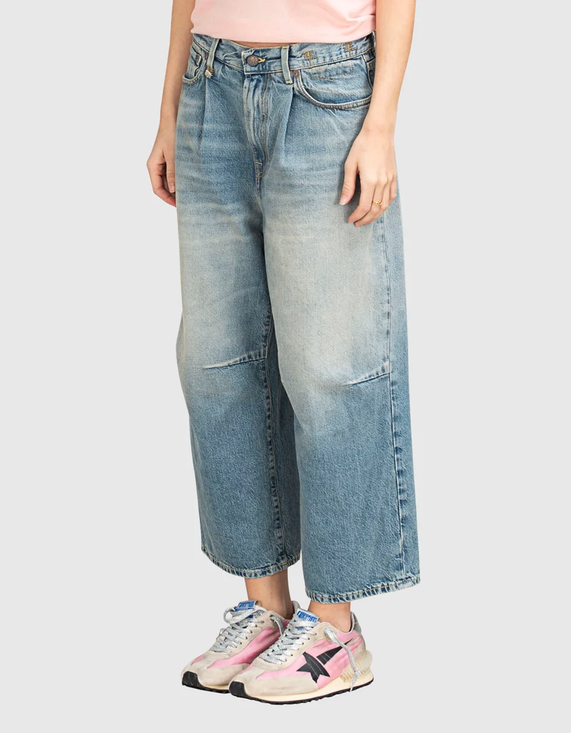 Cropped-Barell-Leg Jeans