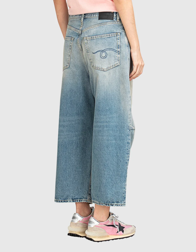 Cropped-Barell-Leg Jeans