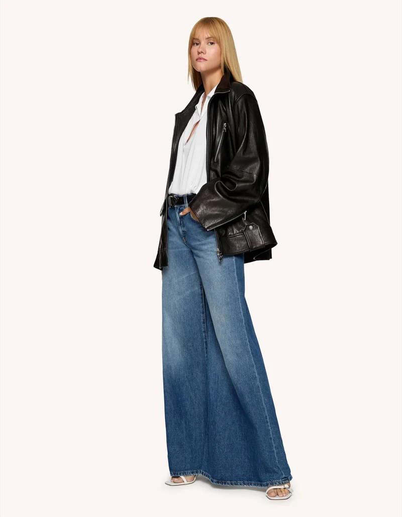 Wide-Leg Jeans