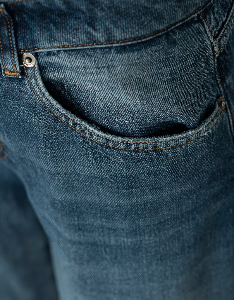 Wide-Leg Jeans