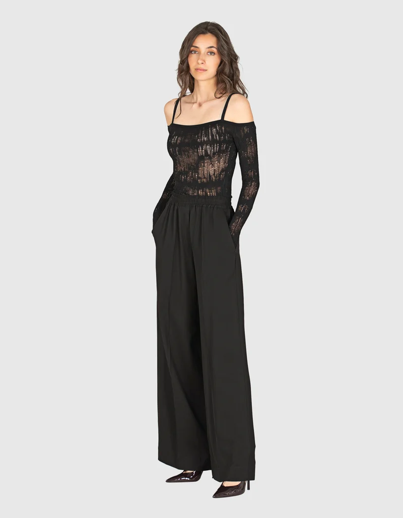 Off-Shoulder Longsleeve