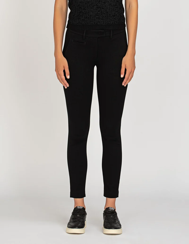 Slim-Fit Chino Hose