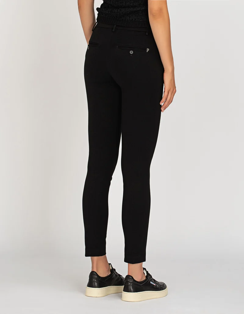 Slim-Fit Chino Hose