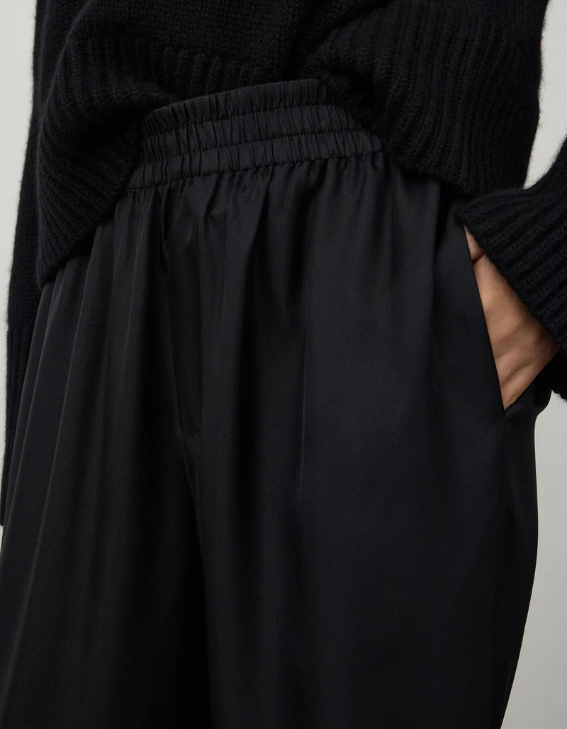 Wide-Leg Seiden-Hose