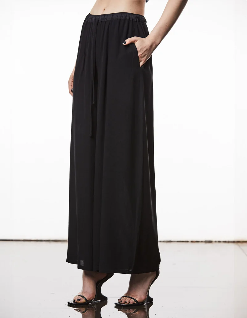 Wide-Leg Hose