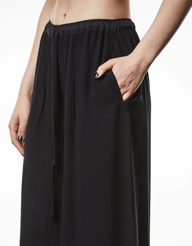 Wide-Leg Hose
