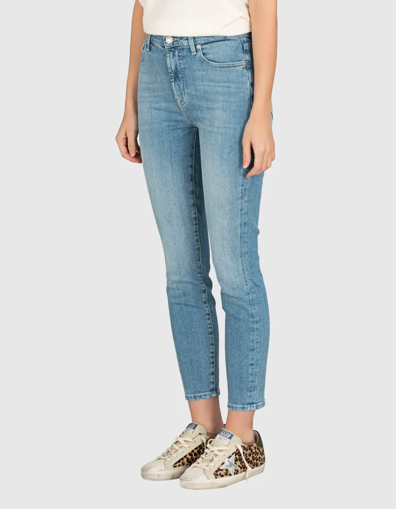 Washed-Out Skinny Jeans Bloom