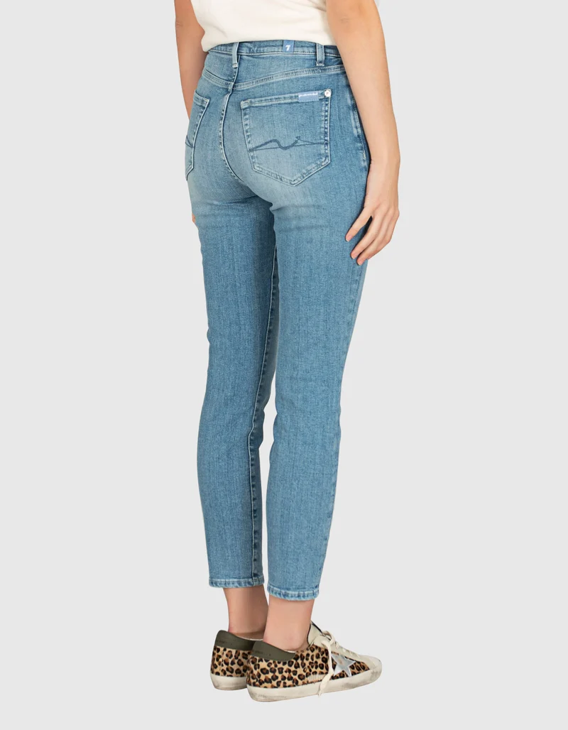 Washed-Out Skinny Jeans Bloom