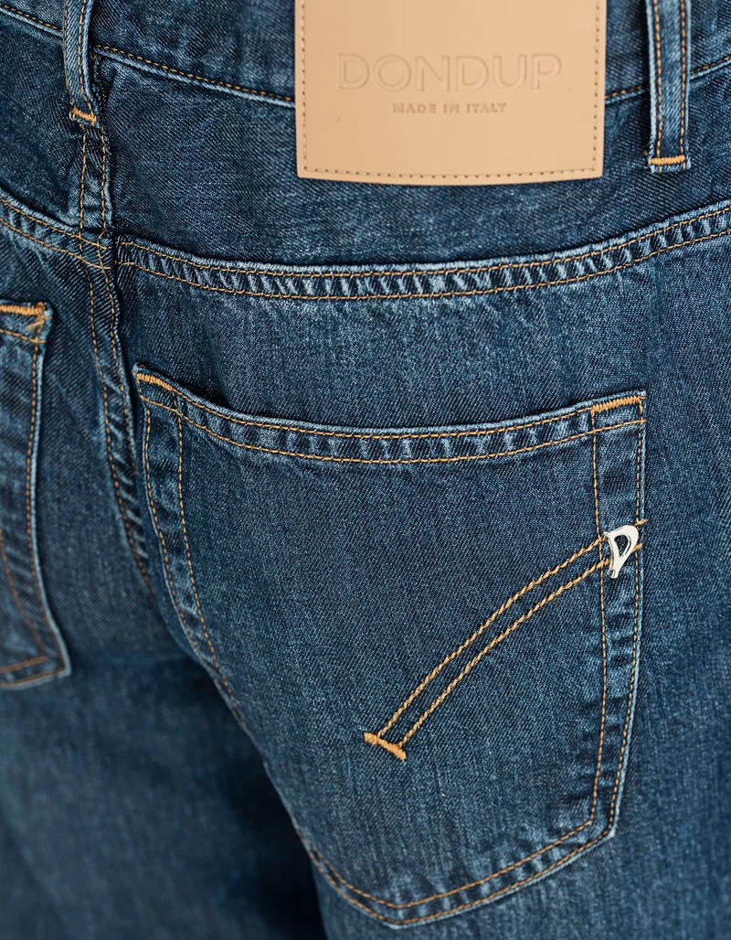 Wide-Leg Jeans