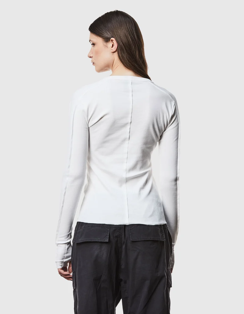 Geripptes Longsleeve mit Rundhalsausschnitt