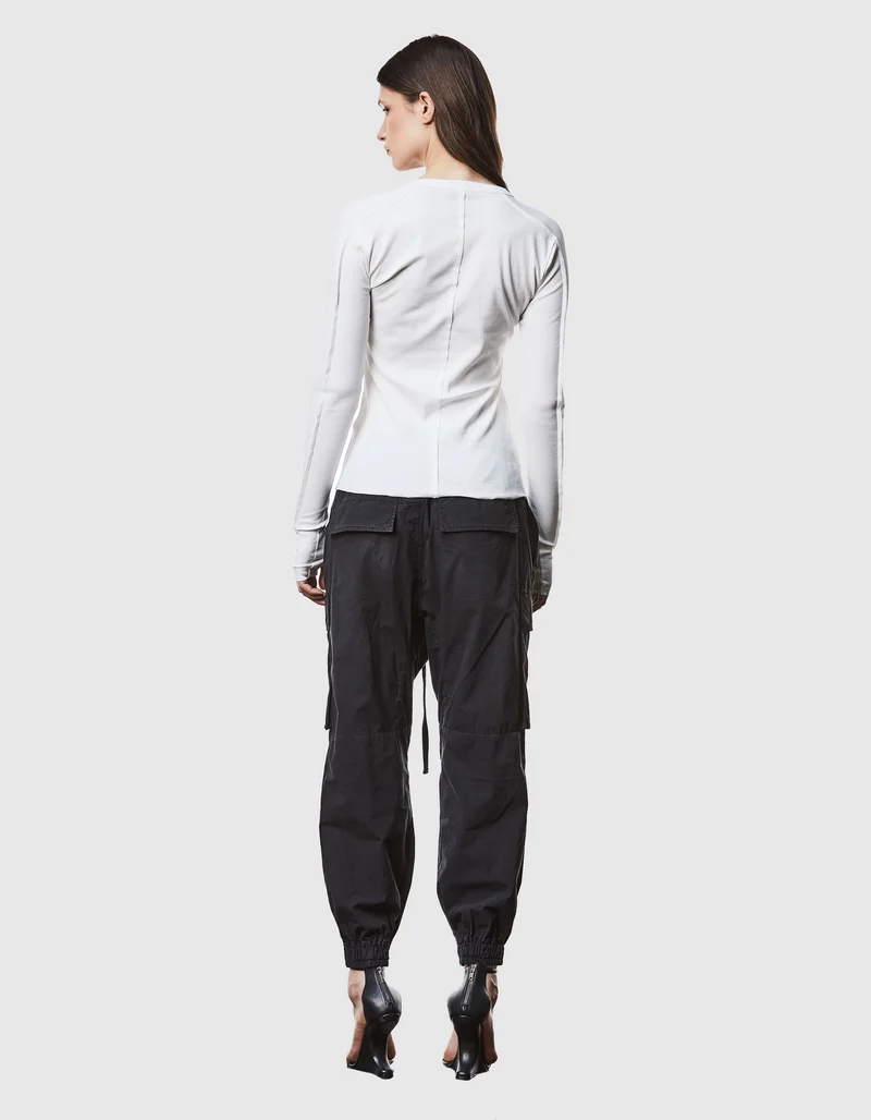 Geripptes Longsleeve mit Rundhalsausschnitt