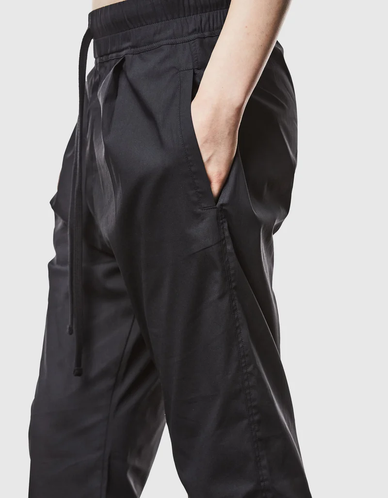 Bundfaltenhose mit elastischem Bund