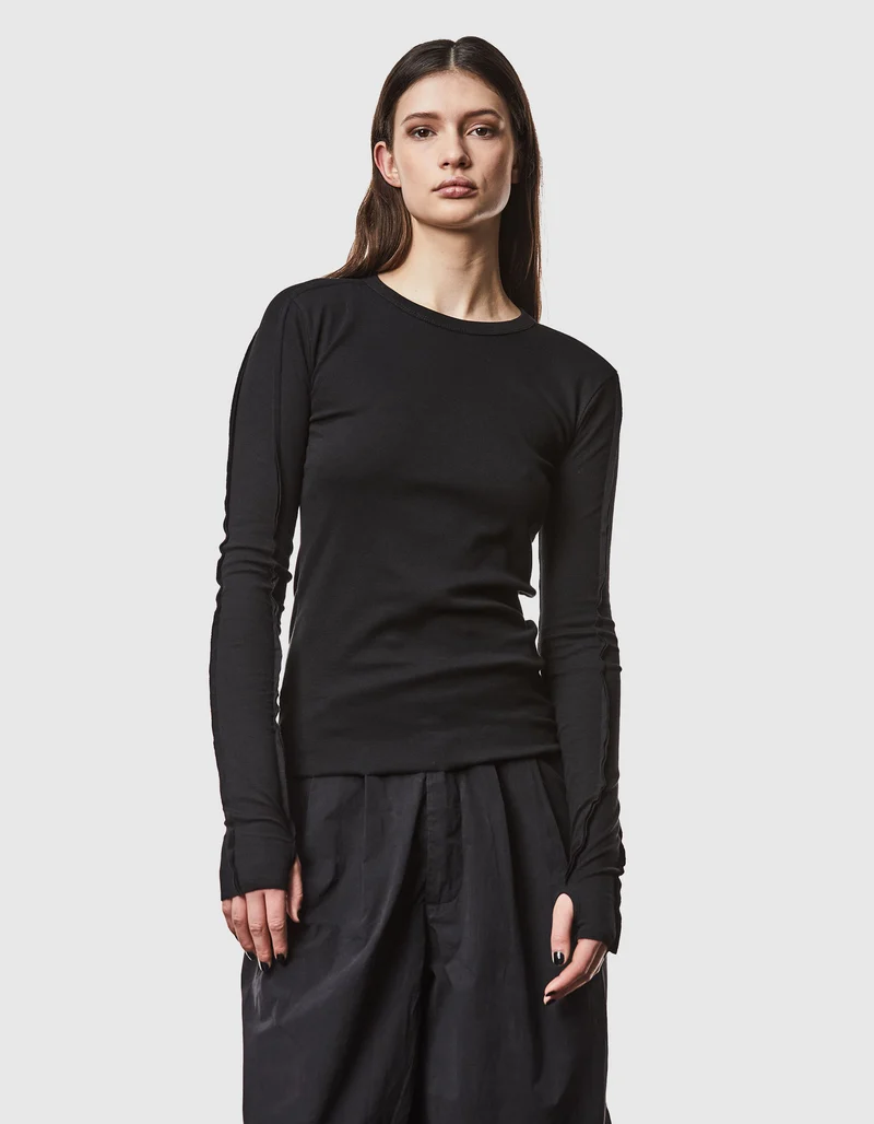 Geripptes Longsleeve mit Rundhalsausschnitt