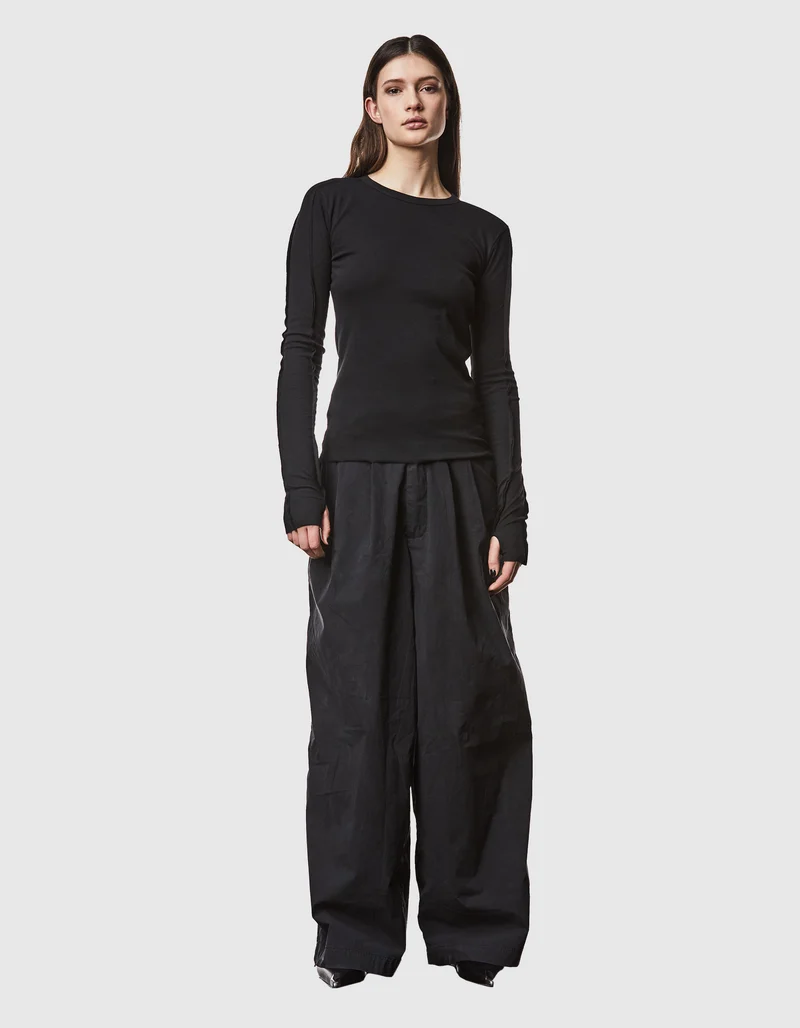 Geripptes Longsleeve mit Rundhalsausschnitt