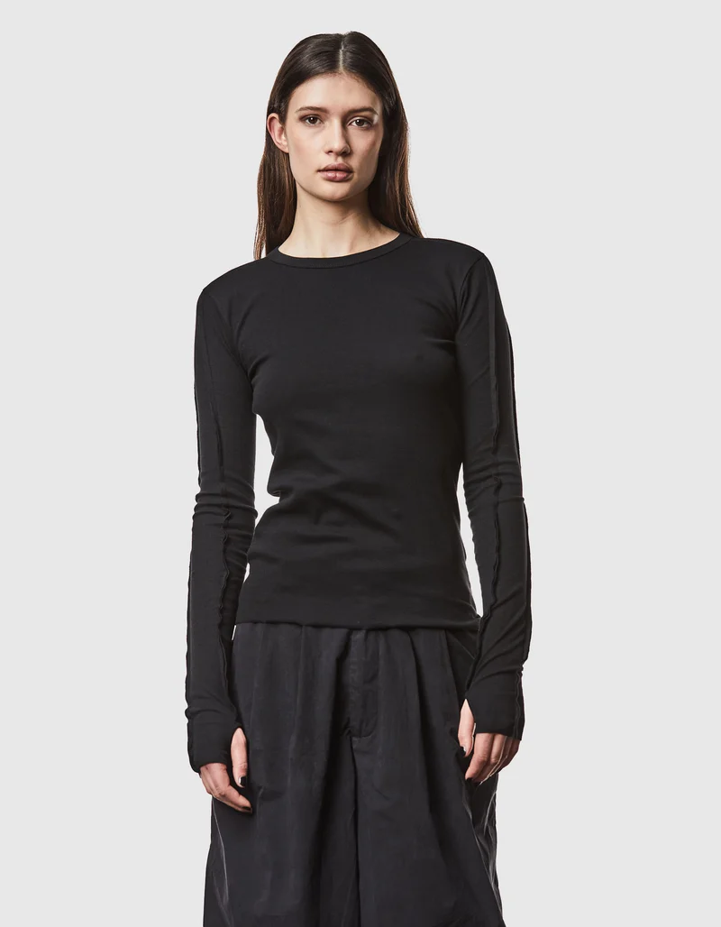 Geripptes Longsleeve mit Rundhalsausschnitt