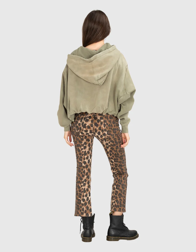Kick-Flare Jeans im Leo-Design