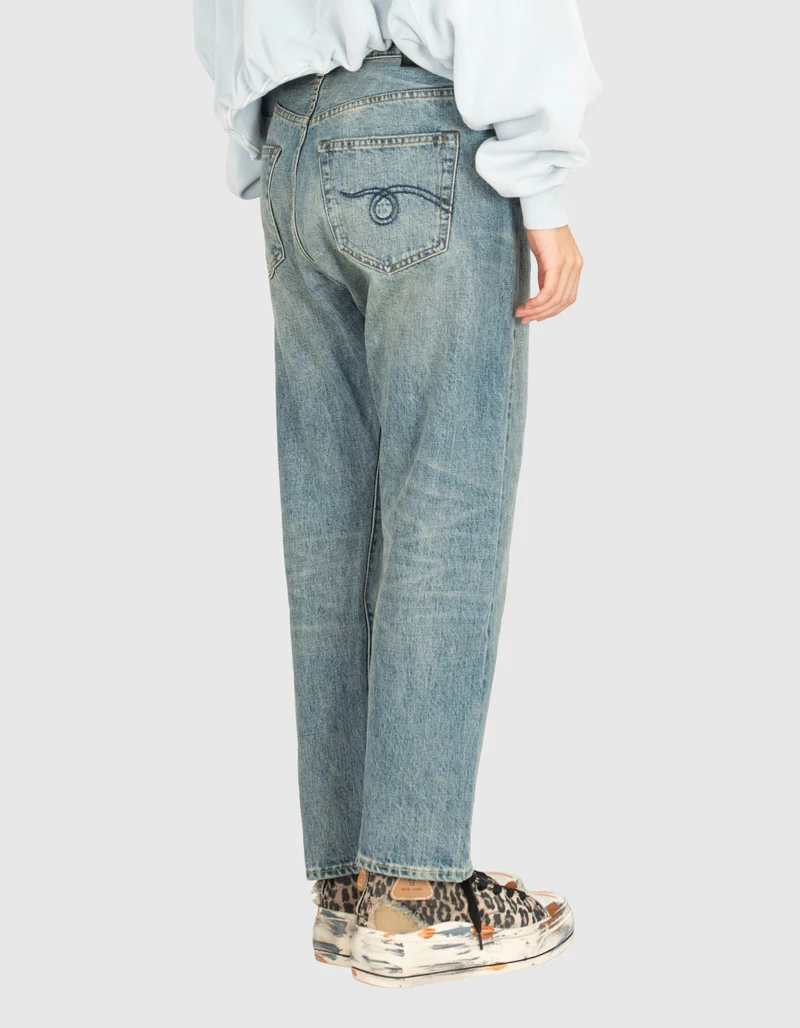 Boyfriend-Jeans mit asymmetrischem Bund