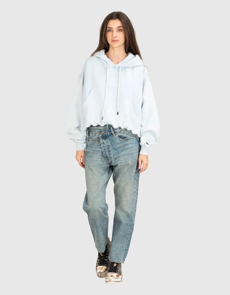 Boyfriend-Jeans mit asymmetrischem Bund