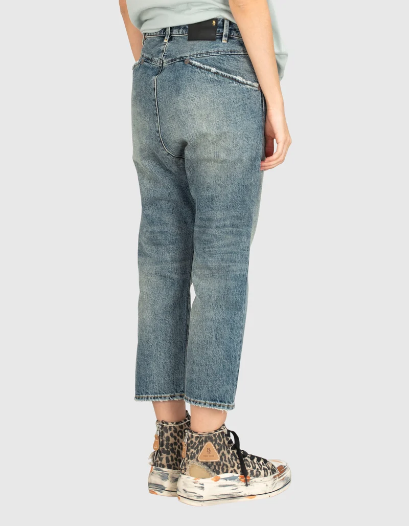 Washed-Out Jeans mit asymmetrischem Bund