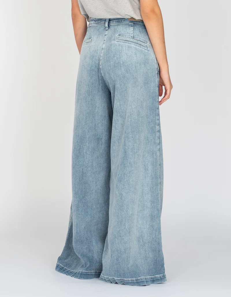 Wide-Leg Bundfalten-Jeans