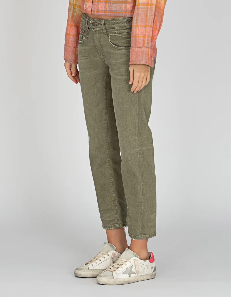 Crop Straight-Leg Jeans