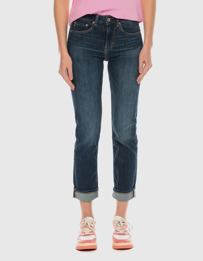 Washed-Out Girlfriend-Jeans