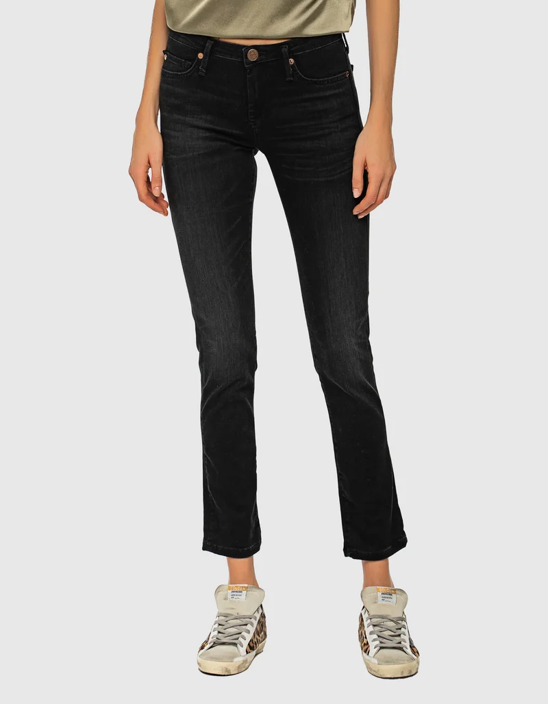 Mid-Waist Straight-Leg Jeans Cora