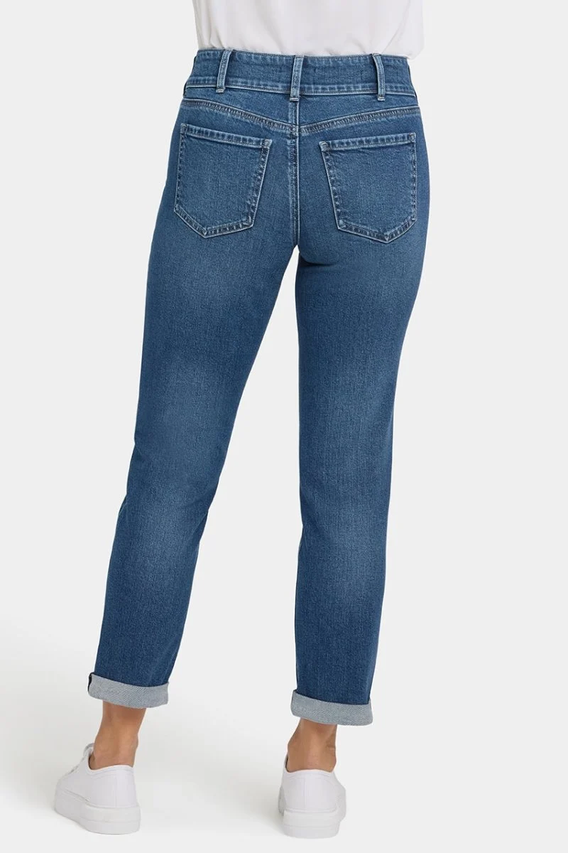 Margot Girlfriend Jeans | Lake Notre-Dame