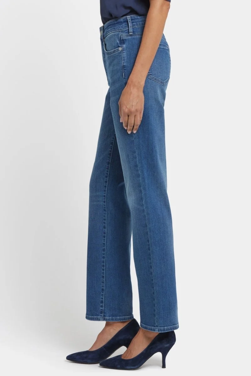 Marilyn Straight Jeans in Tall | Lake Notre-Dame