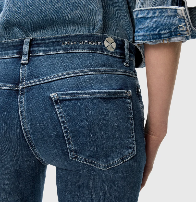 DREAM cropped auth.