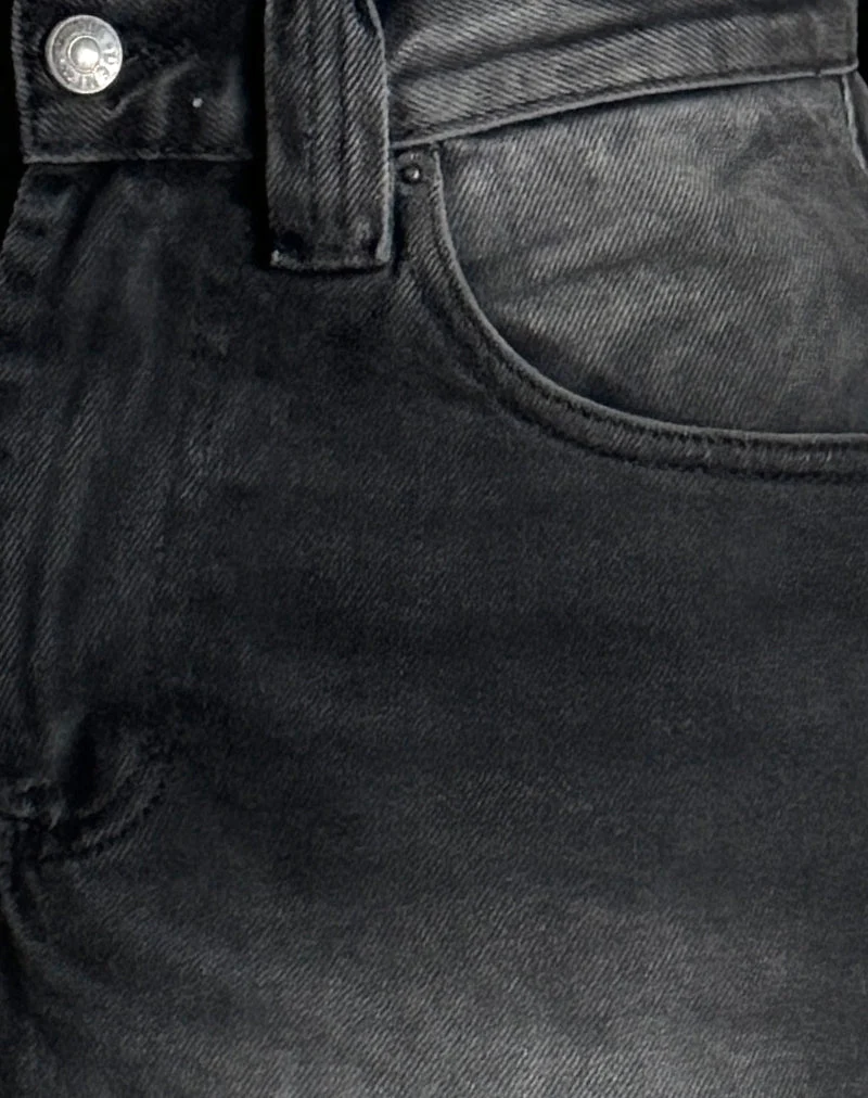 Skater-Shorts aus Denim mit niedriger Leibhöhe in „Extreme Black“