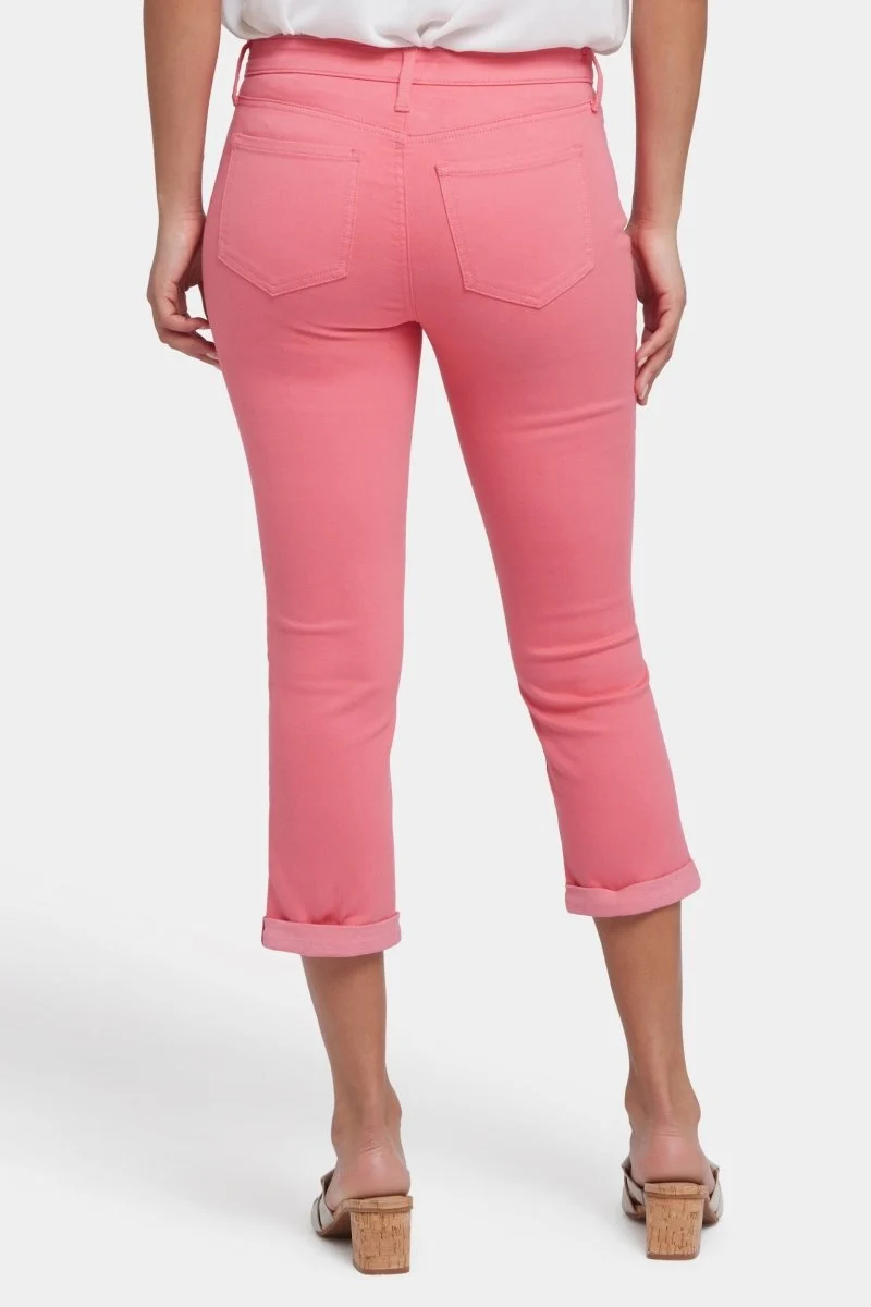 Chloe Skinny Capri Jeans In Cool Embrace® Denim Mit Rollmanschetten | Spiced Coral