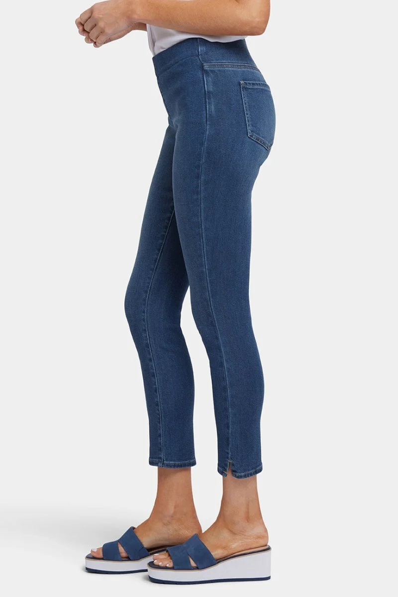 Ami Skinny Ankle Pull-On Jeans in Soft-Contour Denim™ mit Seitenschlitzen | Rio Rapids