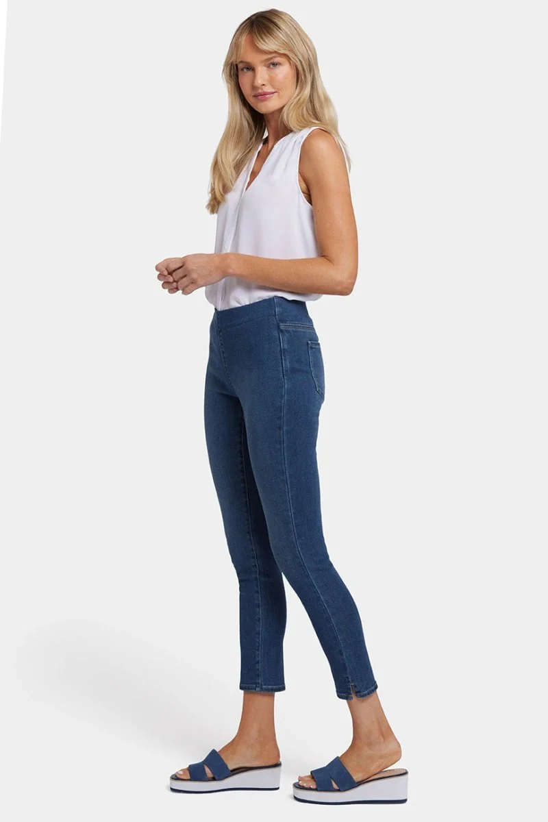 Ami Skinny Ankle Pull-On Jeans in Soft-Contour Denim™ mit Seitenschlitzen | Rio Rapids
