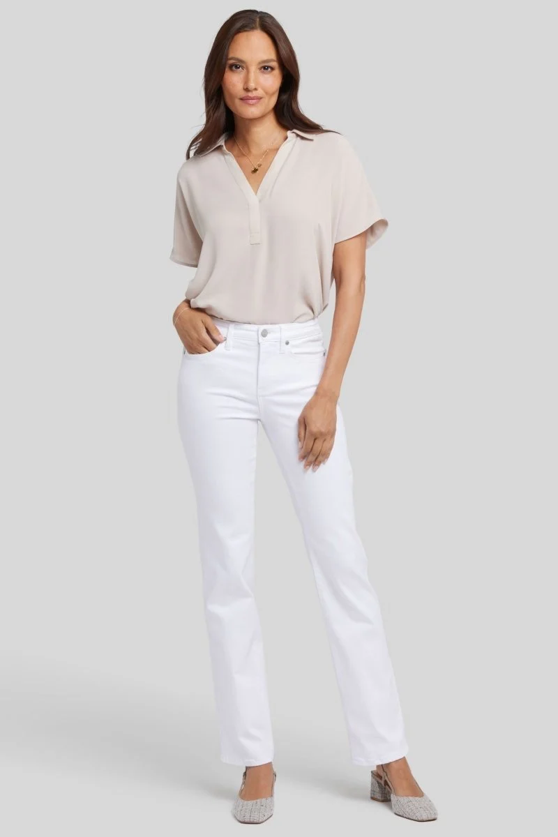 No Gapper™ Marilyn Straight Jeans in kurzegröße in Sure Stretch® Denim | Optic White