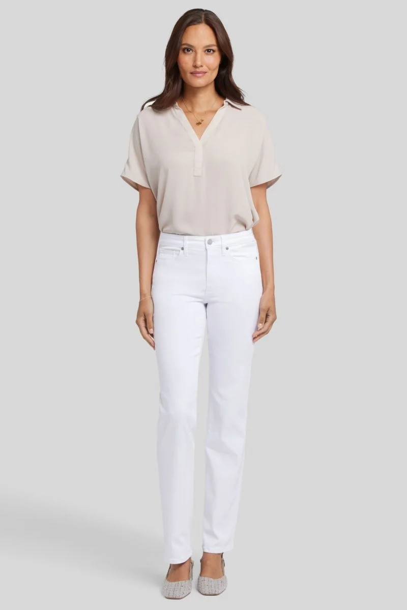 No Gapper™ Marilyn Straight Jeans in kurzegröße in Sure Stretch® Denim | Optic White